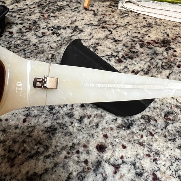 Oliver Peoples Sunglasses - opal pearl frame - Picture 7 of 7
